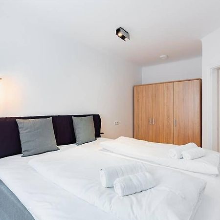 Newly-Renovated, Central City Apartment In The Heart Of Wien Exteriör bild